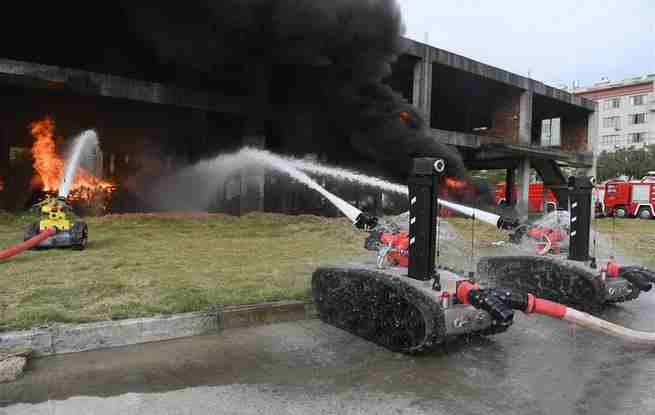 高倍率電池應用于消防機器人