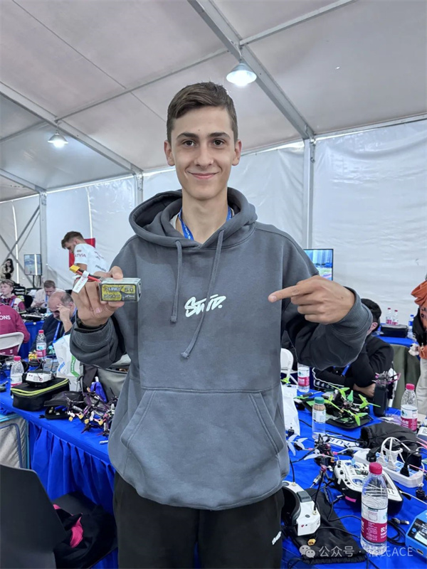 保加利亞飛手Alexander 保加利亞飛手Alexander