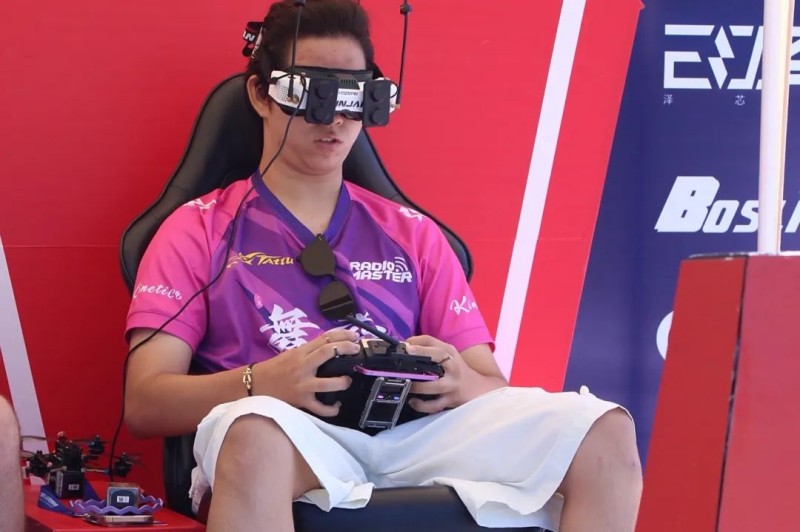 Tattu飛手競賽中 Tattu飛手競賽中